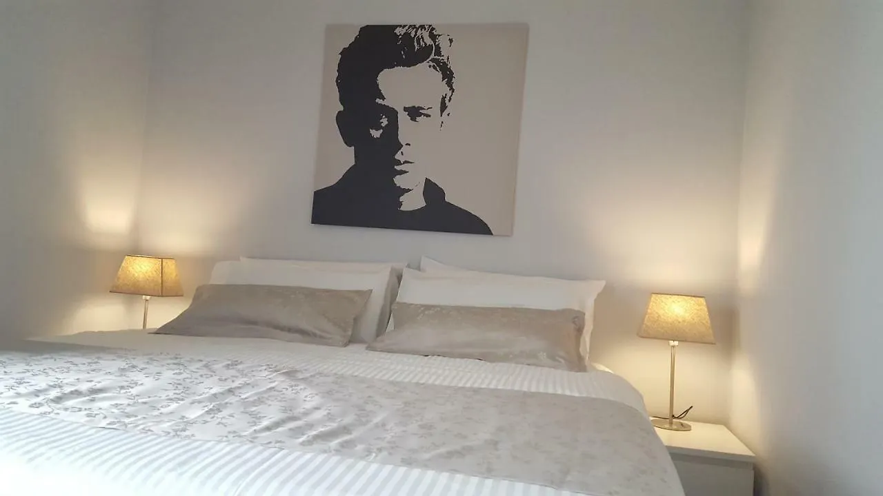 Holiday Home Villa Fonzie Montana La Data